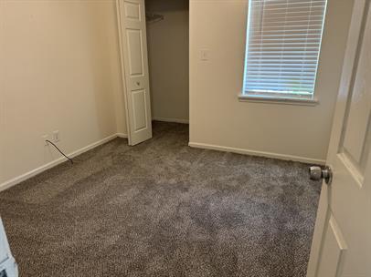 Building Photo - 930 Lakeside Dr