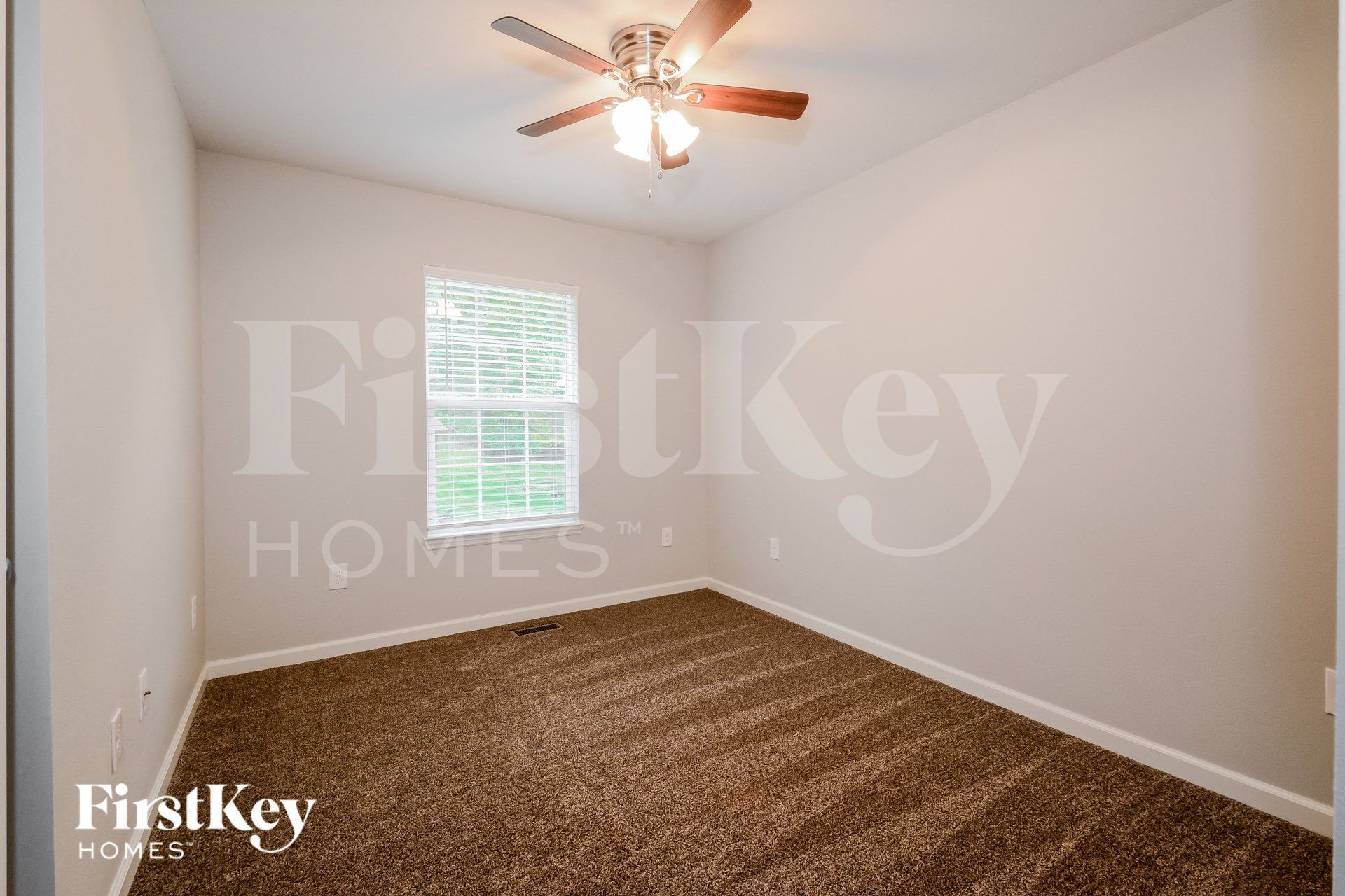 Building Photo - 1965 White Haven Dr