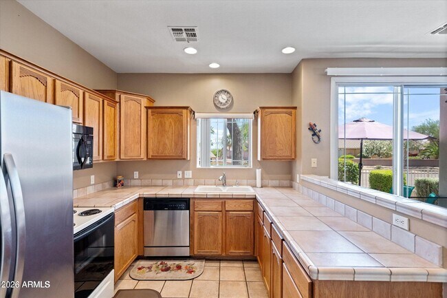 Building Photo - 9750 N Monterey Dr