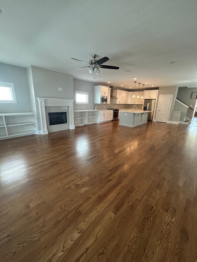 Building Photo - Stunning Home in Melrose 12 South Area...D...