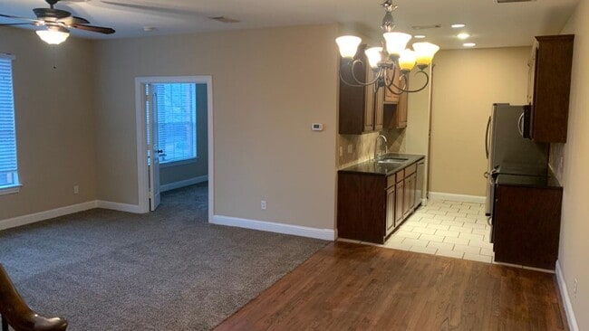 Building Photo - 1305 Halcyon Pl