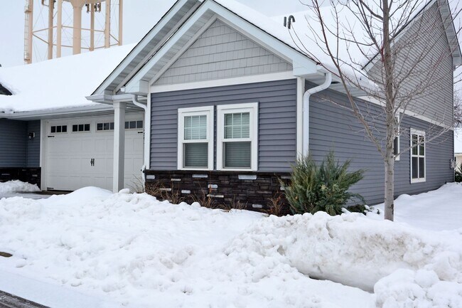Building Photo - Beautiful 3 BD / 2.25 BA townhome in Rosemount!