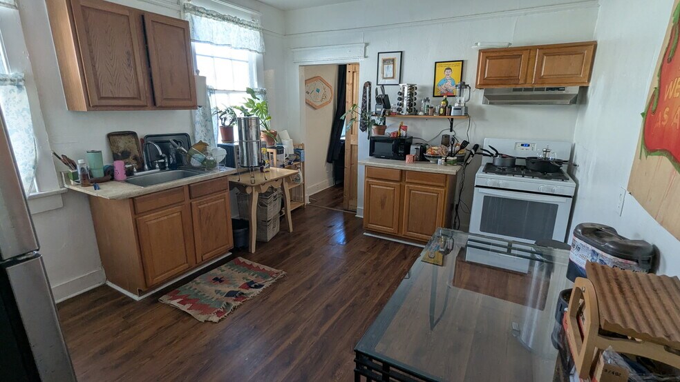 Building Photo - 1521 Pauline St