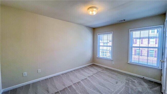 Building Photo - 11065 Brunson Dr