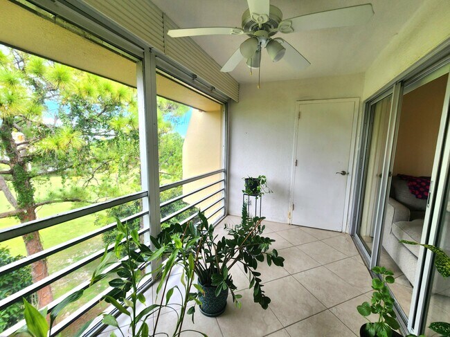 Building Photo - 3755 Via Poinciana