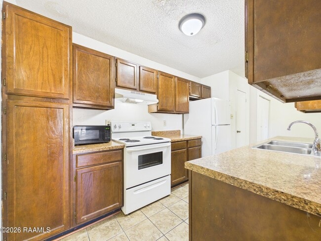 Building Photo - 446 Failla Rd