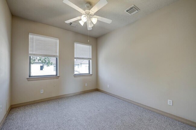 Building Photo - 5701 Kiam St