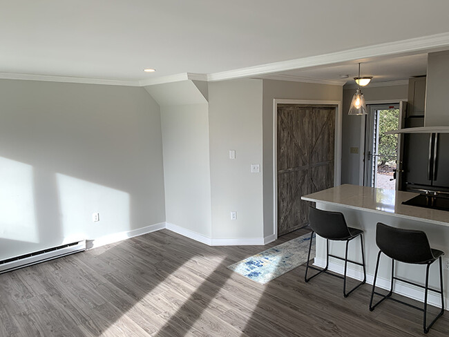 Building Photo - 63 Back Cove Est