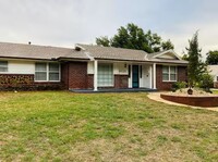 Building Photo - Beautiful 3 bed 3 bath house, Ready for Re...