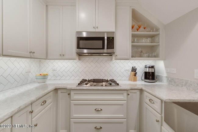 Building Photo - 674 Coconut Palm Pkwy