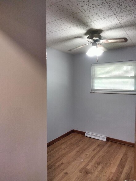 Second bedroom - 1125 Walker Ave