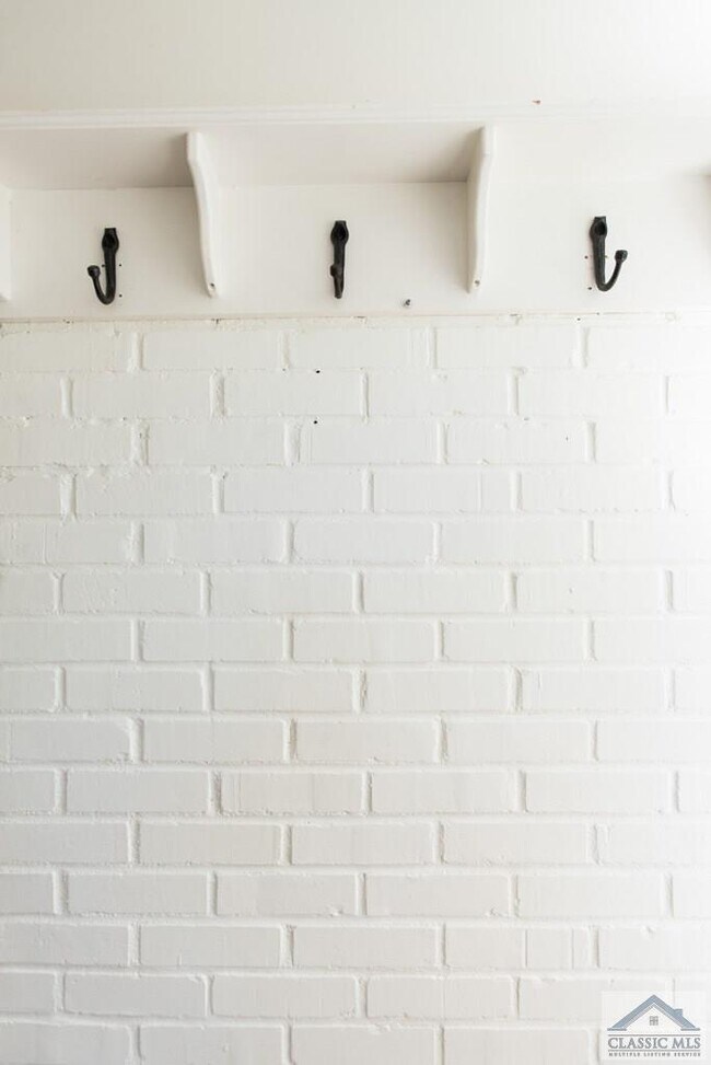 Building Photo - 285 Hampton Ct