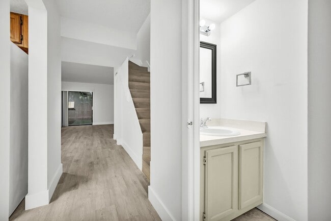 Building Photo - Charming 2BR Townhome with Private Patio – Ready for You!