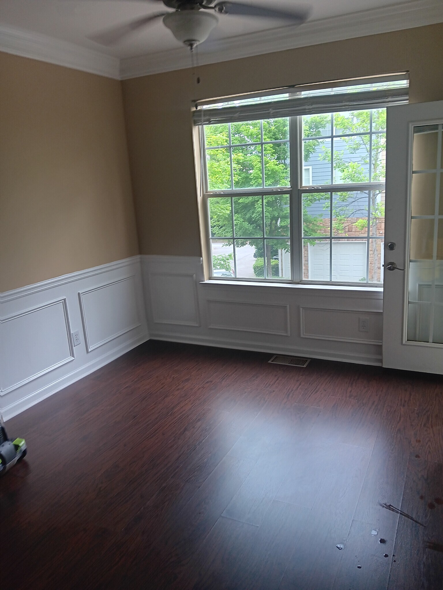 Building Photo - 250 Amal Dr SW