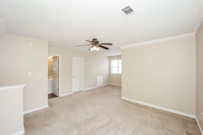 Building Photo - 705 Addy Cove