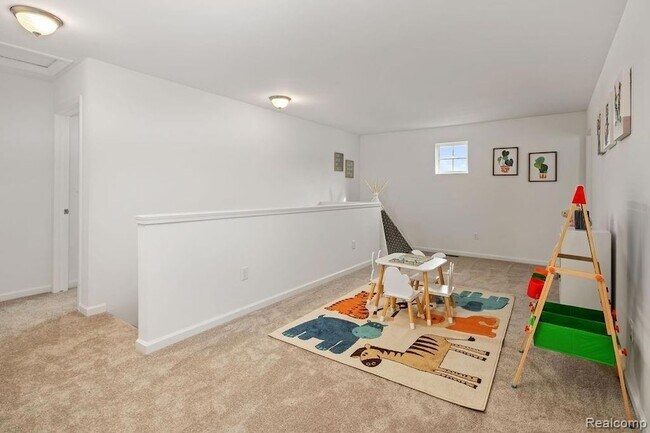 Building Photo - 277 Springview St