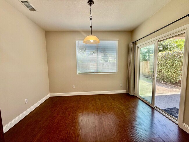 Building Photo - Beautiful home near Woodcreek high school