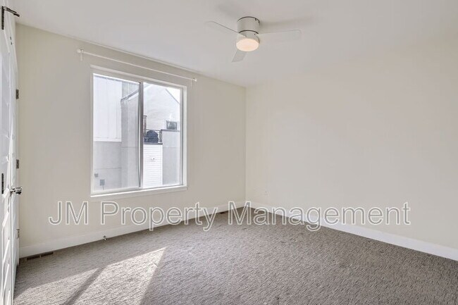 Building Photo - 3090 Wilson Ct