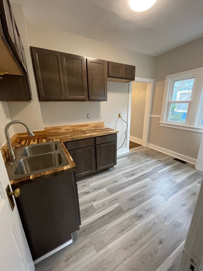 Building Photo - 1844 Monroe Ave NW