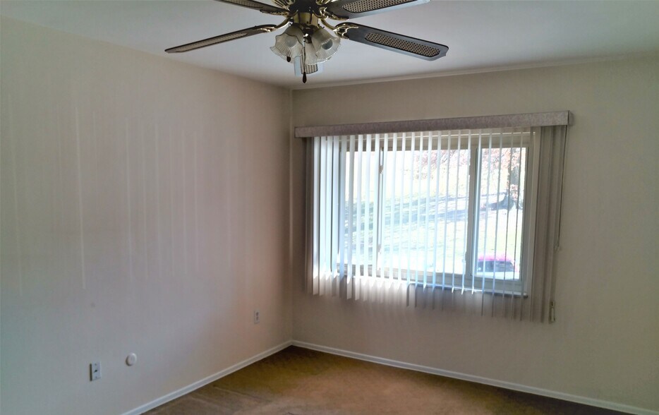 Building Photo - 2029 Sanlin Dr