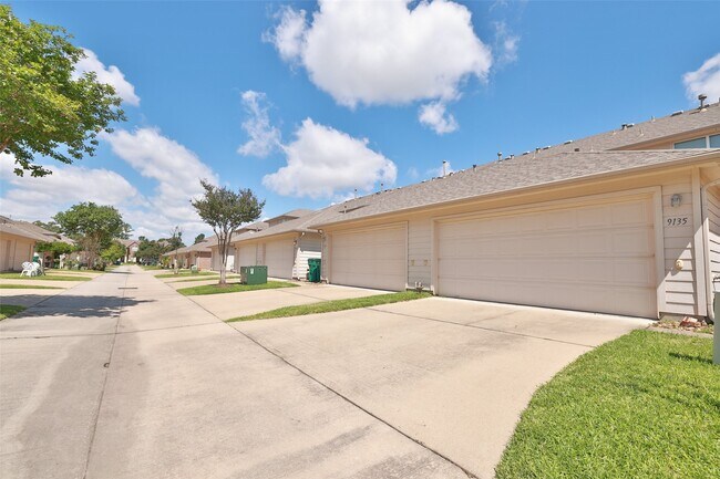 Building Photo - 9135 Solvista Pass Ln