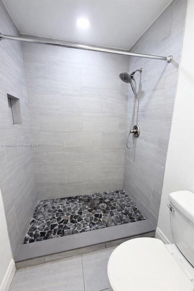 Building Photo - 6527 NW 2nd St