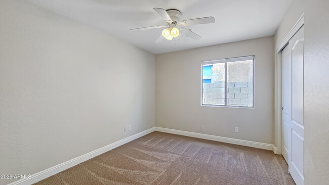 Building Photo - 25673 W Northern Lights Way