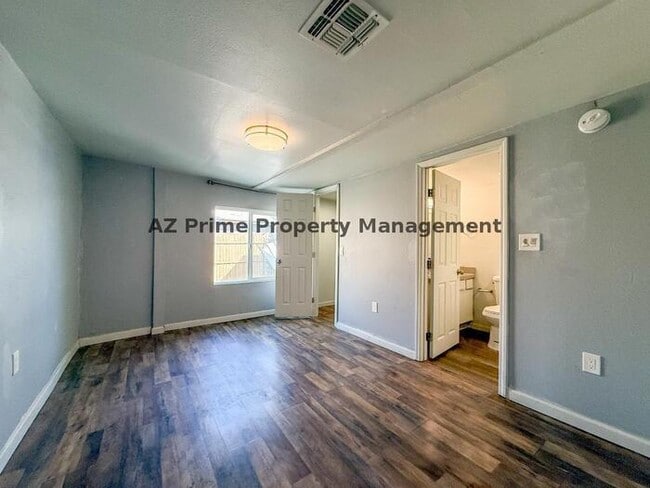 Building Photo - 2427 W Yavapai St