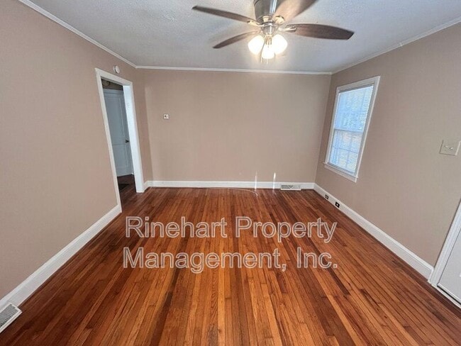 Building Photo - 1329 Eisenhower Rd