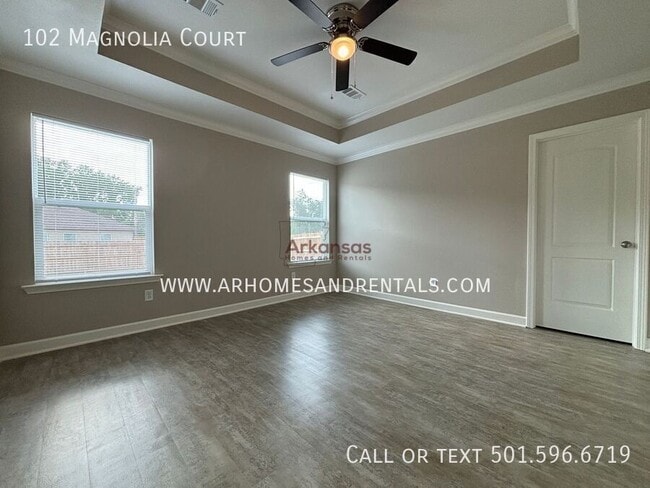 Building Photo - 102 Magnolia Ct