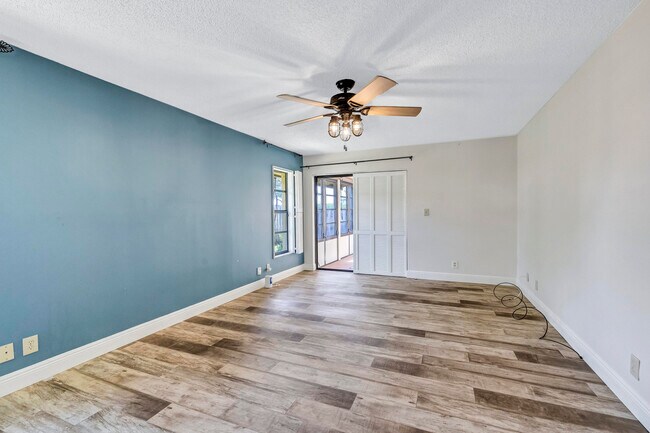 Building Photo - 2075 NW 15th Pl