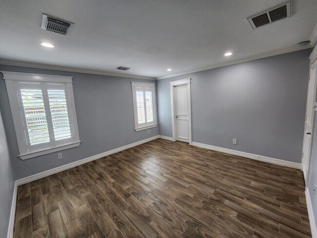 Building Photo - 15506 Red Pine Ridge Way