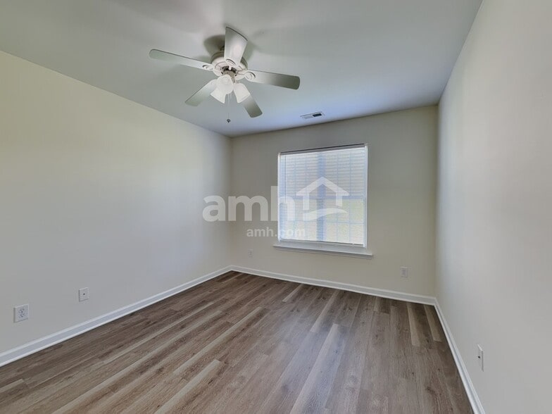 Building Photo - 612 Woodson Dr