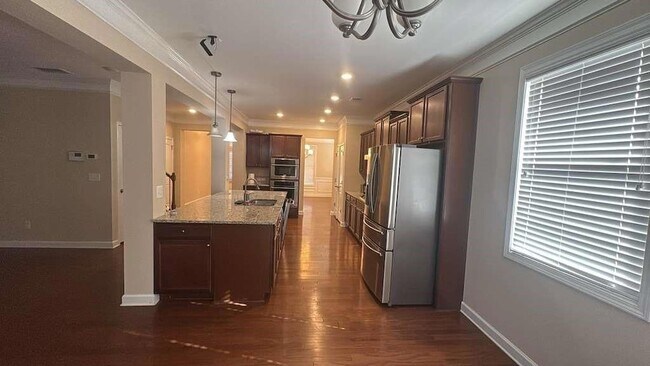 Building Photo - 4430 Sanderling St