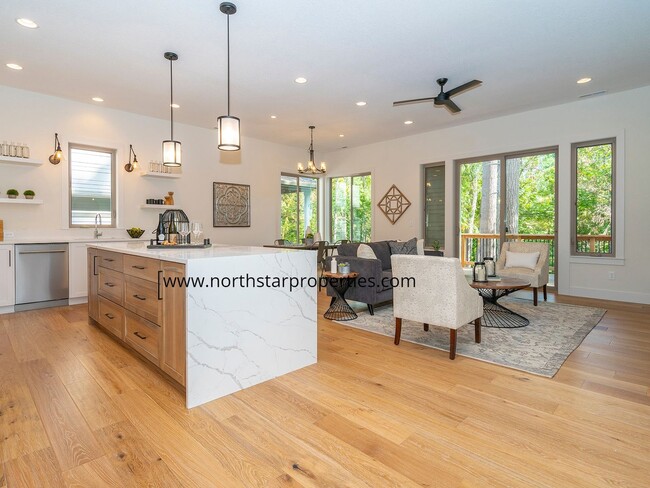 Building Photo - Tranquil Elevated Design in Tigard