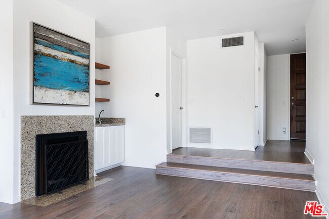 Building Photo - 817 10th St