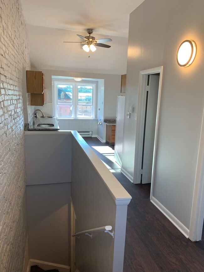 Building Photo - 7 S Morton Ave