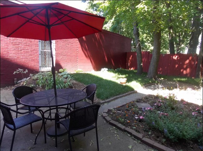 Building Photo - Furnished 1BR Suite in East Rock | Private Gated Garden | Cathedral Ceilings & Skylights