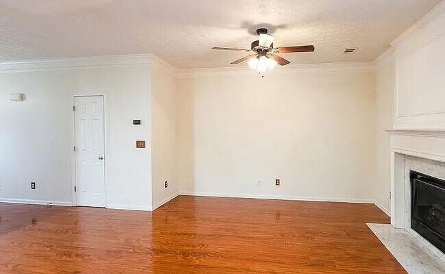Building Photo - 1587 River Main Ct