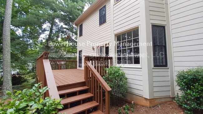Building Photo - 5190 Southlake Dr