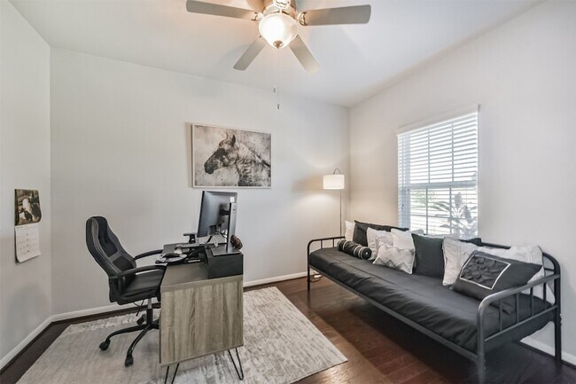 Building Photo - 10018 Chase Ct