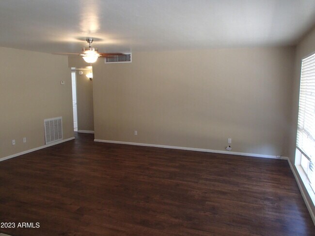 Building Photo - 1125 W Colter St