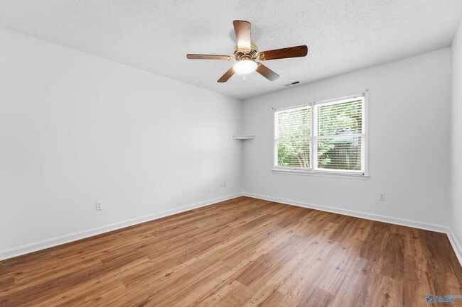 Building Photo - 210 Pebble Brook Dr