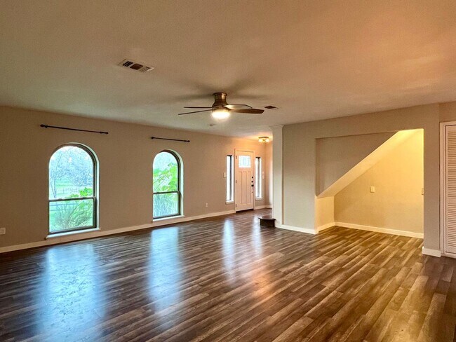 Building Photo - 289 Deer Slayer Dr