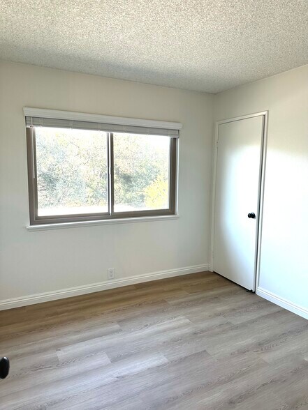 Building Photo - 2207 Moss Ct