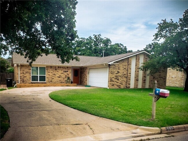 Primary Photo - 2817 Jennifer Dr