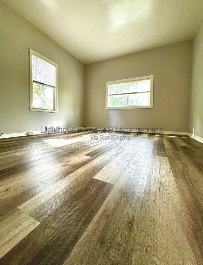 Building Photo - 441 White Ave