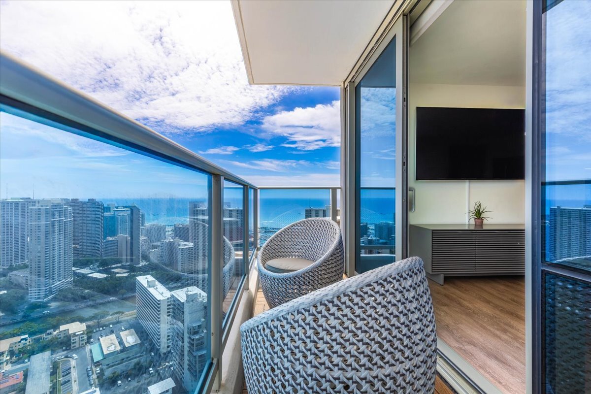 Building Photo - 1631 Kapiolani Blvd