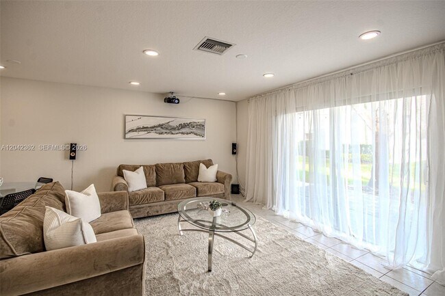 Building Photo - 16171 Sierra Palms Dr