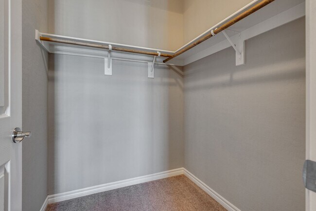 Building Photo - Stunning Summerlin Rental on Private Cul-d...